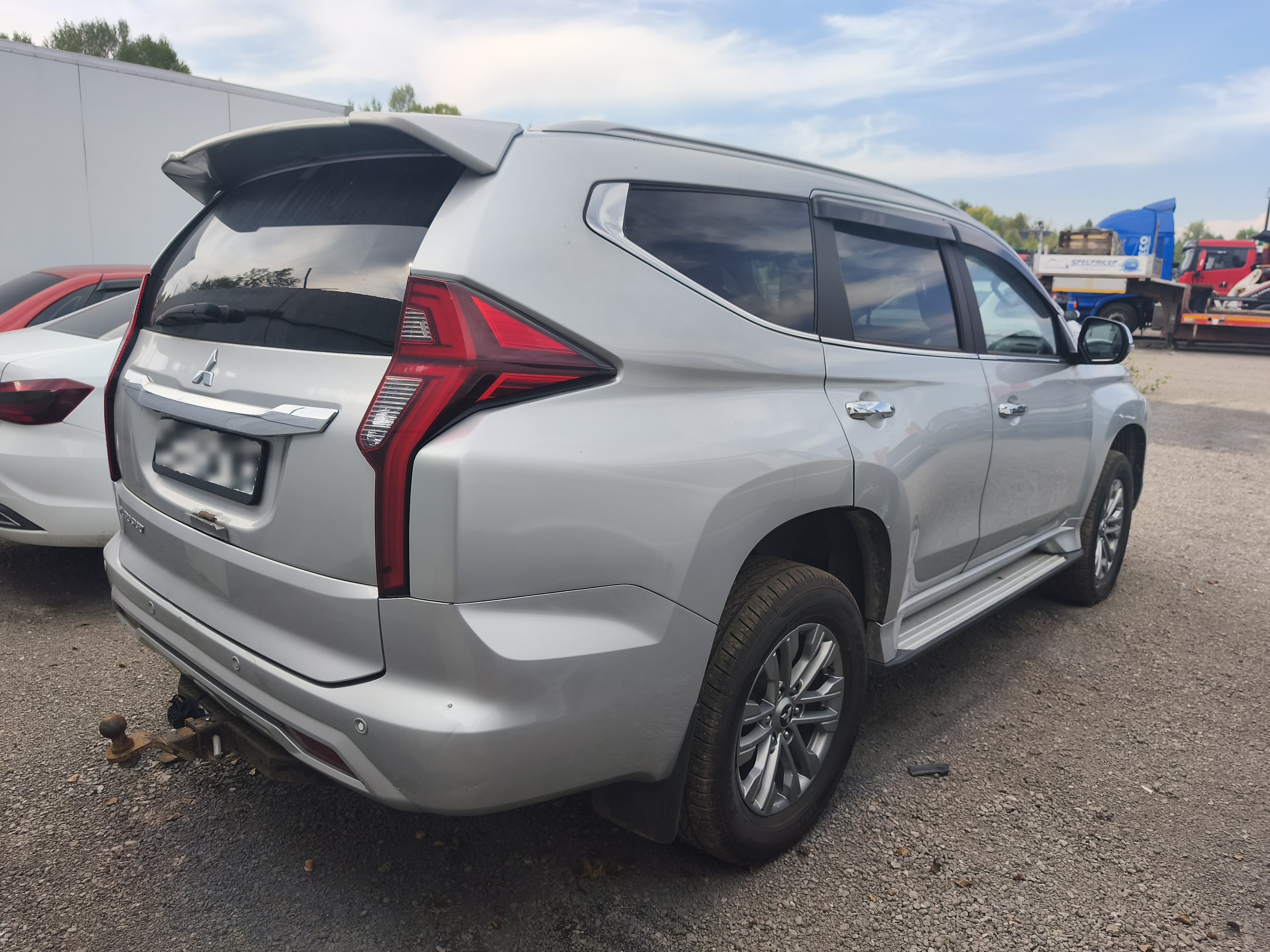 Mitsubishi Pajero Sport - 3