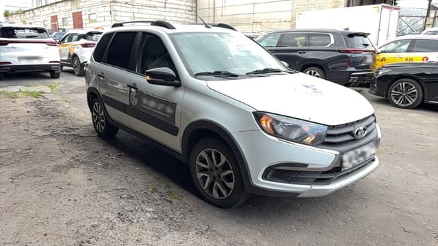 Lada Granta Cross - 2