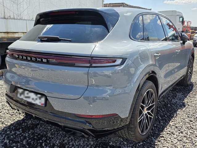 Porsche Cayenne - 3
