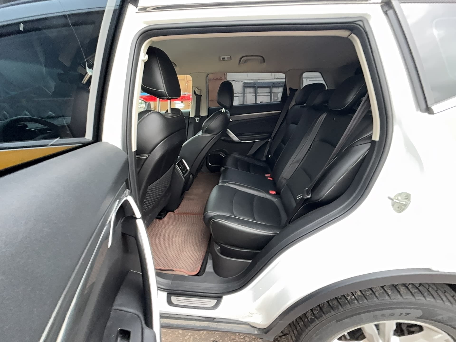 Geely Atlas Pro - 9