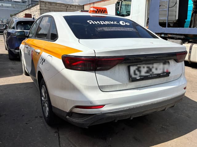 Geely Emgrand 7 - 4