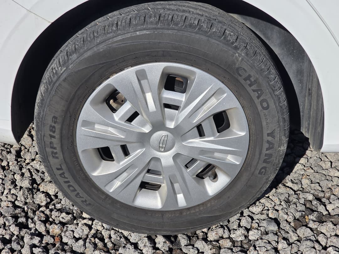 Geely EMGRAND - 10