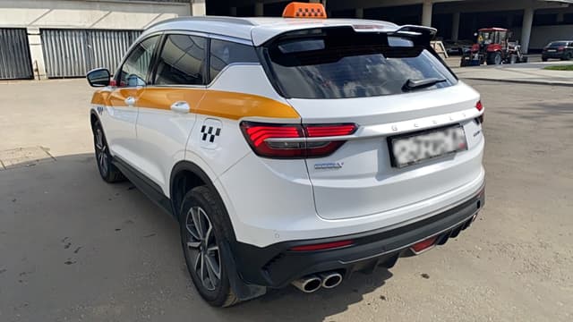 Geely Coolray - 4