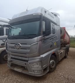 FAW J7 4x2 Седельный тягач - 1