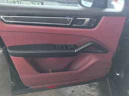 Porsche Cayenne - 8
