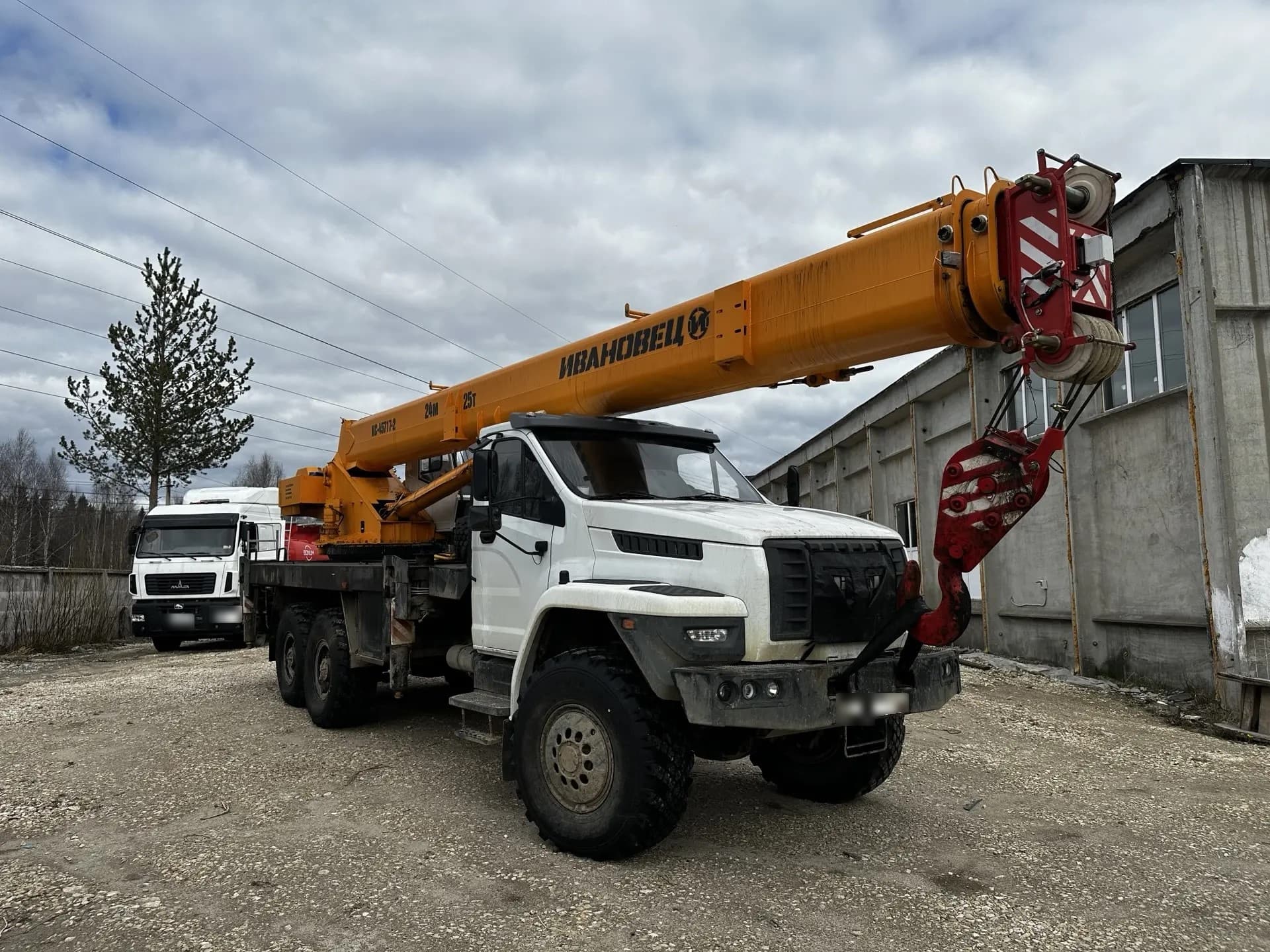 Ивановец КС-45717-2 на шасси URAL NEXT 4320 6x6 Автокран - 2