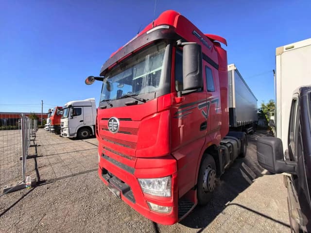 FAW J7 4x2 Седельный тягач - 1