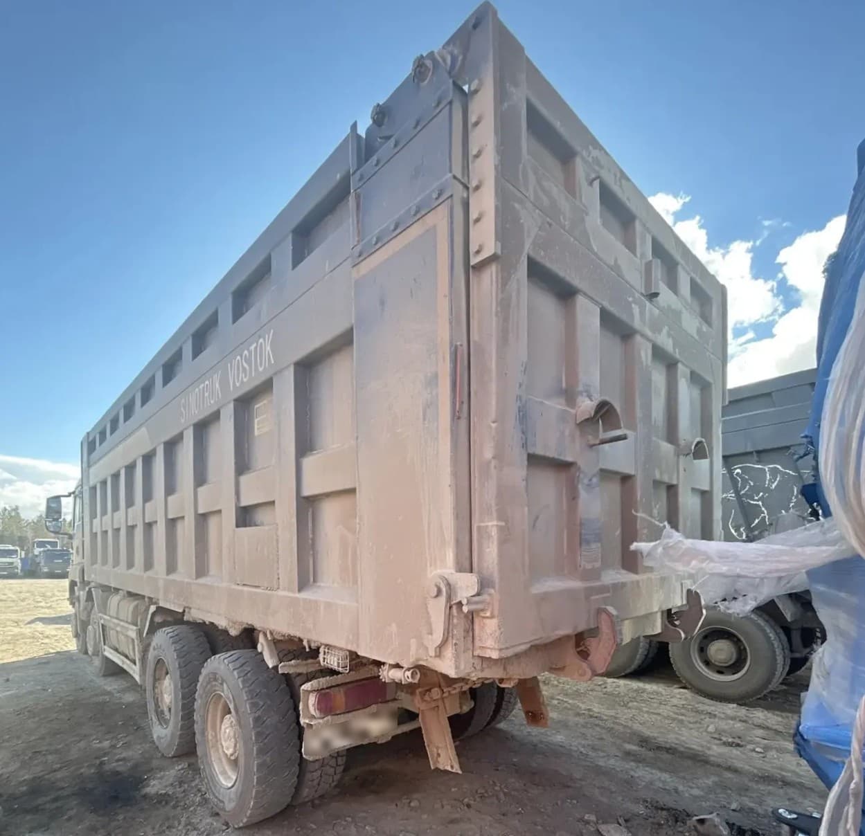 Howo ZZ* 8x4 Самосвал - 4