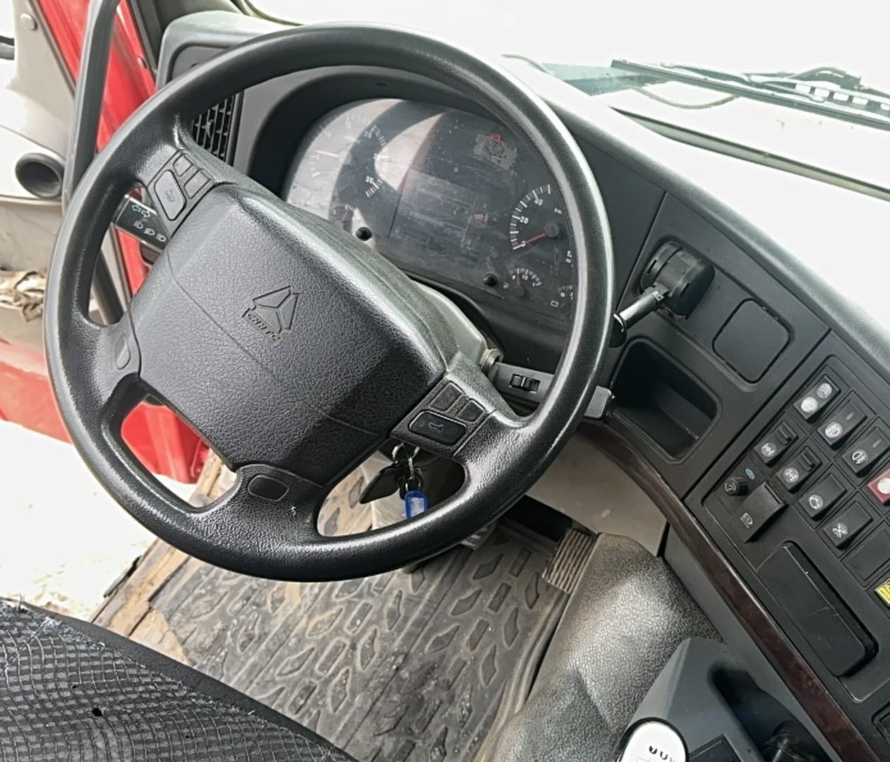 Howo ZZ* 6x4 Самосвал - 5