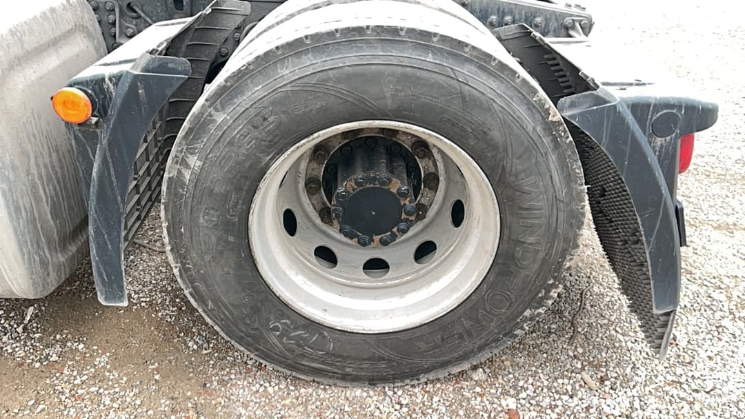 FAW J7 4x2 Седельный тягач - 9