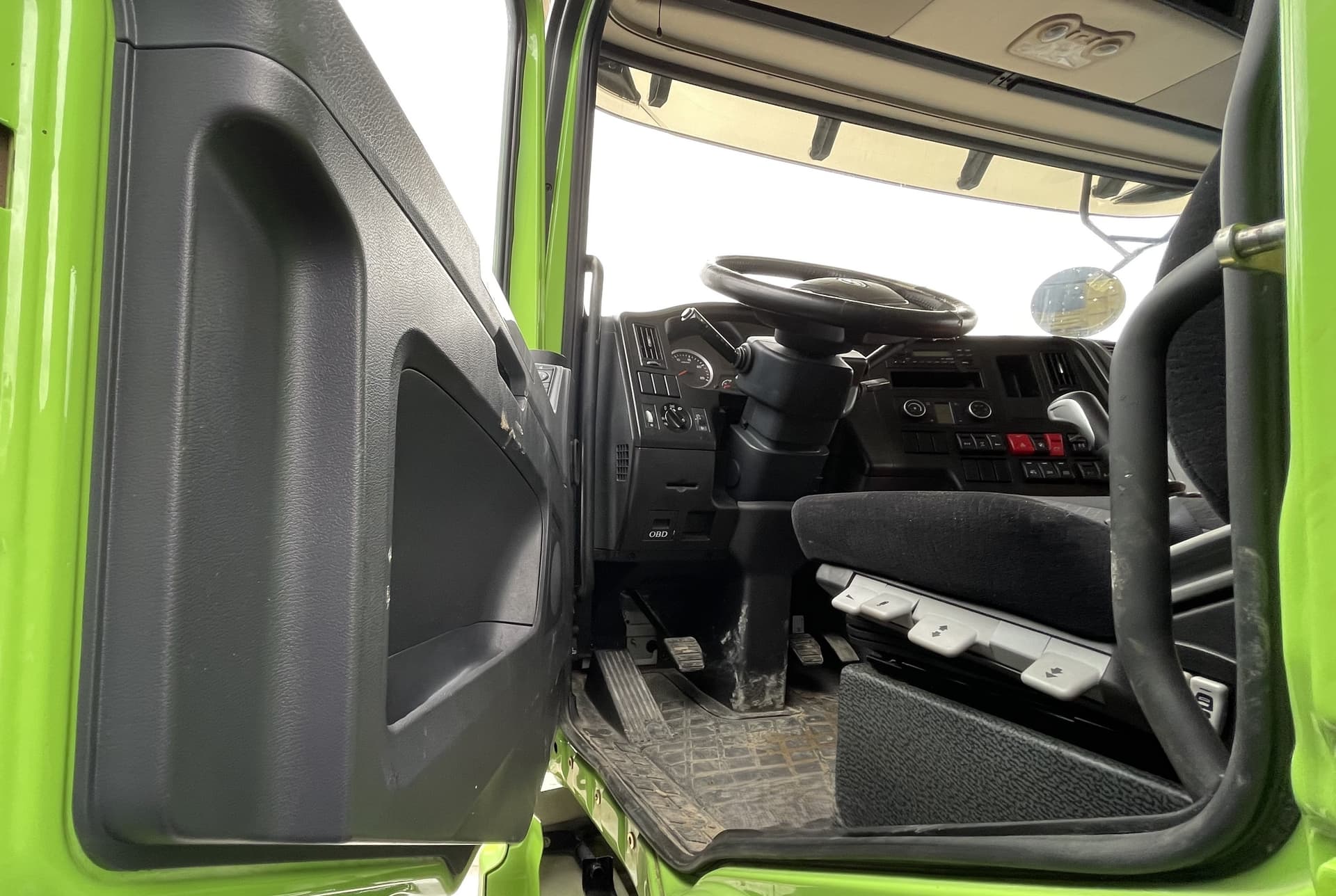 Shacman (Shaanxi) SX* 6x6 Седельный тягач - 6