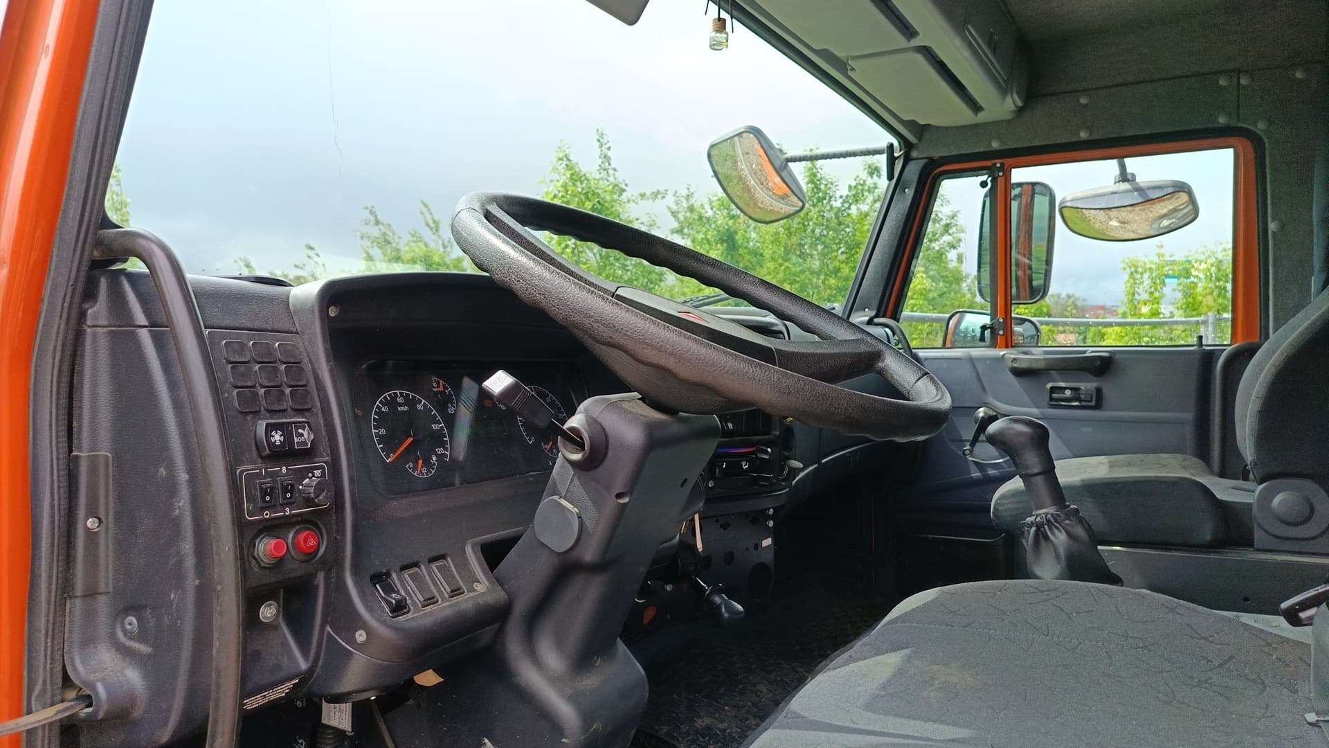 Строительные Подъемные Машины 7324* на шасси КамАЗ 65115 6X4 Бортовой с КМУ - 5