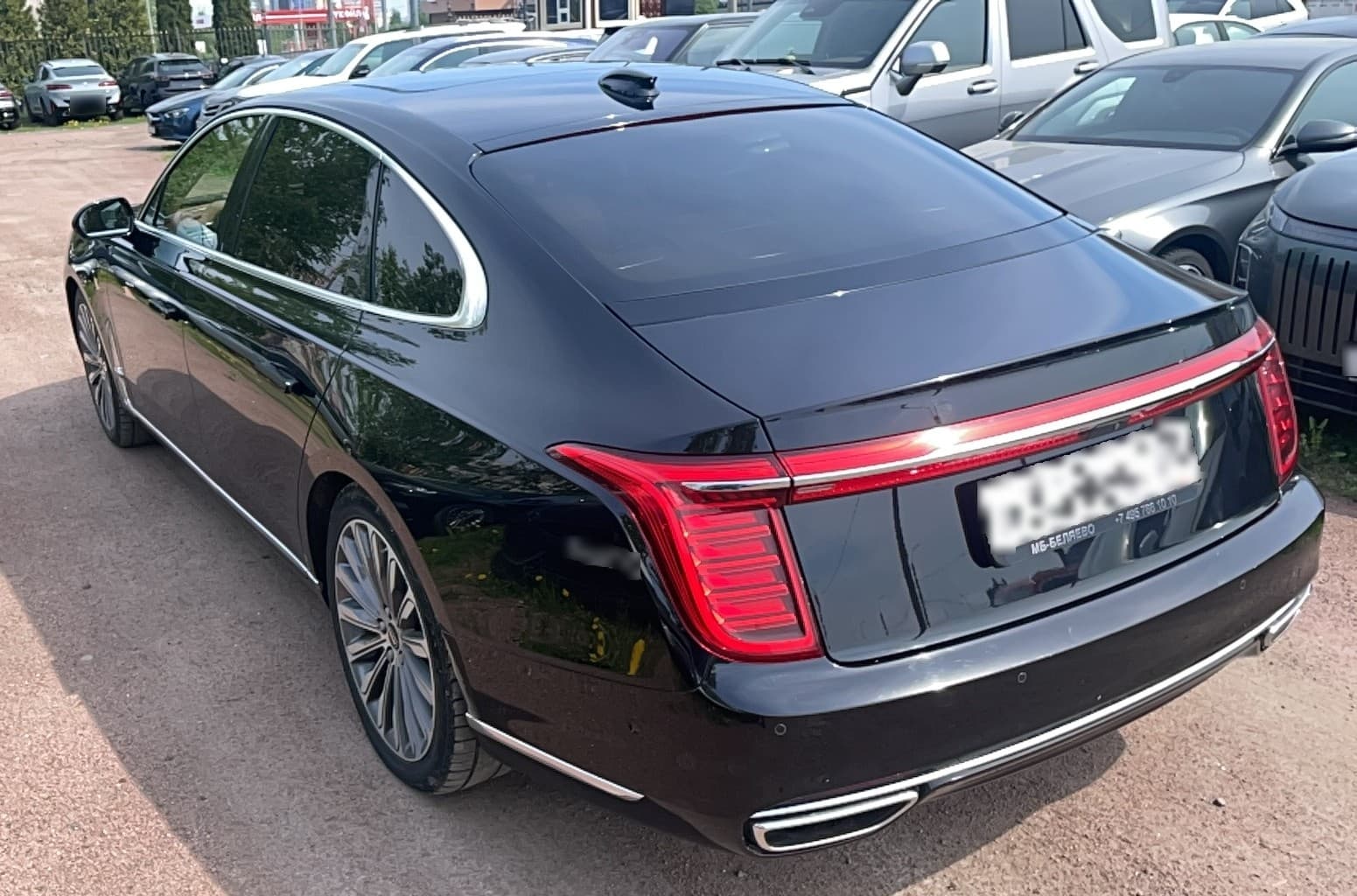 Hongqi H9 - 4
