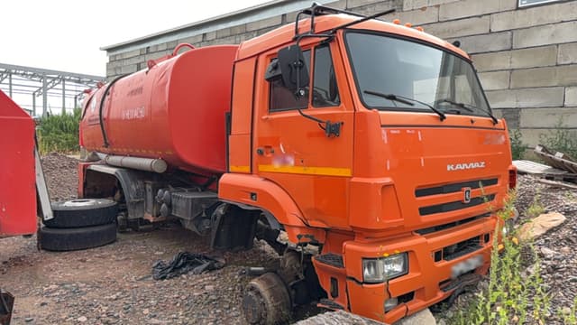 Уралспецтранс 5453* на шасси КамАЗ 6522 6x6 Автоцистерна нефтепромысловая - 2