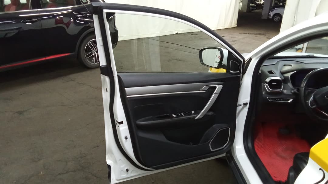 Geely Coolray - 8