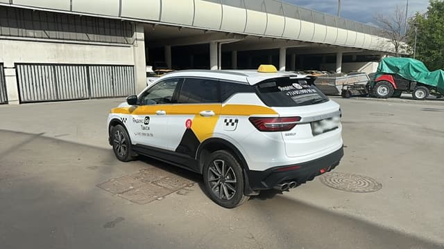 Geely Coolray - 4