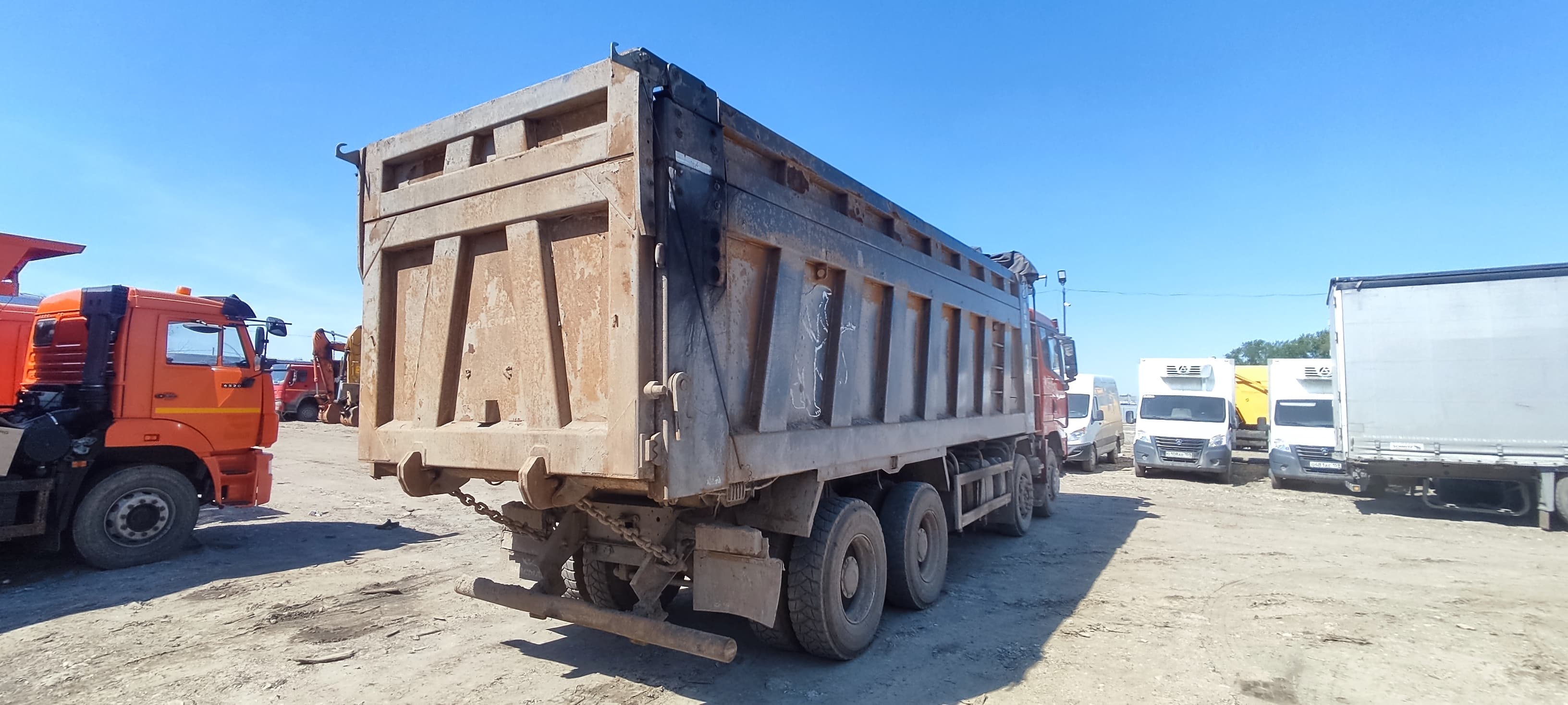 Shacman (Shaanxi) SX* 8x4 Самосвал - 3