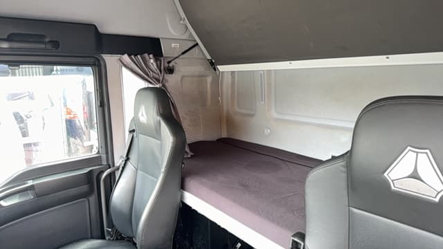 Sitrak C7H 6x6 Седельный тягач - 8