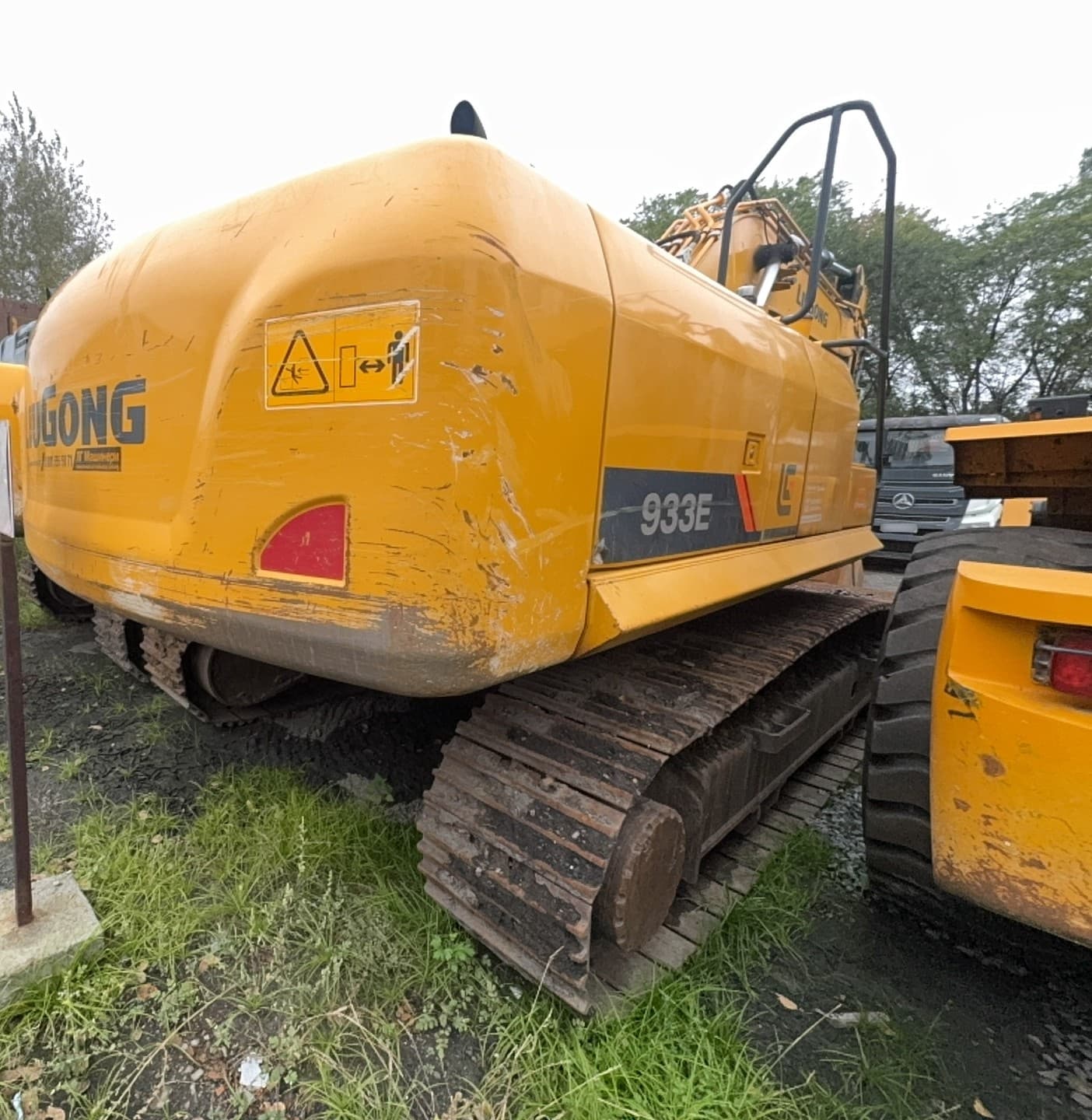 Liugong CLG933 Экскаватор - 3