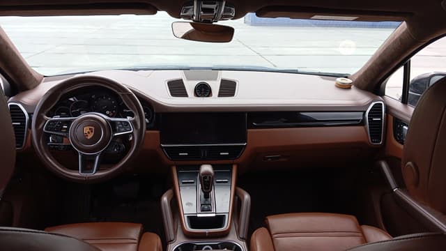 Porsche Cayenne - 5