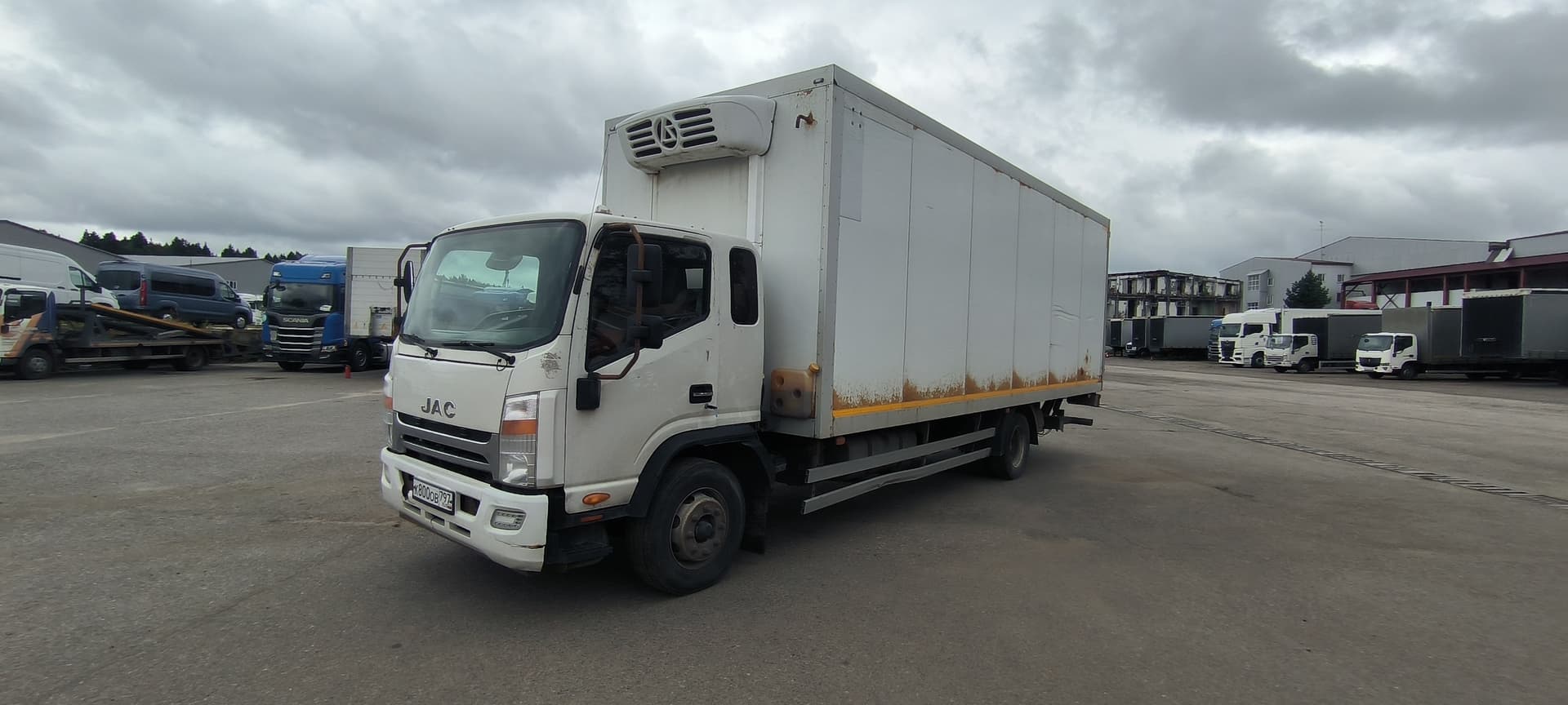 Рустрак 5389* на шасси JAC N120 4x2 Изотермический/рефрижератор с гидробортом - 1