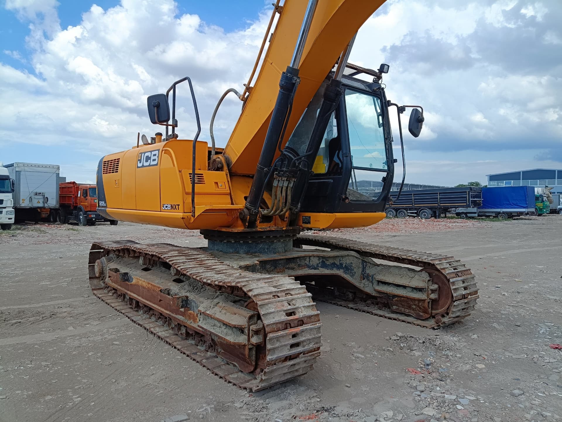 JCB JS 205 Экскаватор - 2