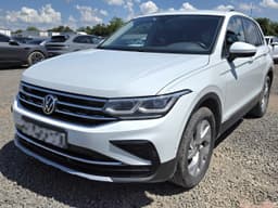 Volkswagen Tiguan - 1