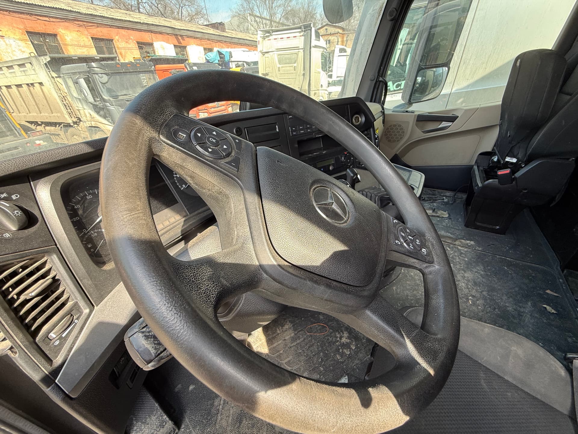 Mercedes-Benz Actros 6x4 Седельный тягач - 6