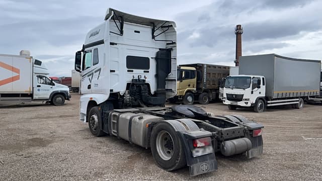 FAW J7 4x2 Седельный тягач - 4