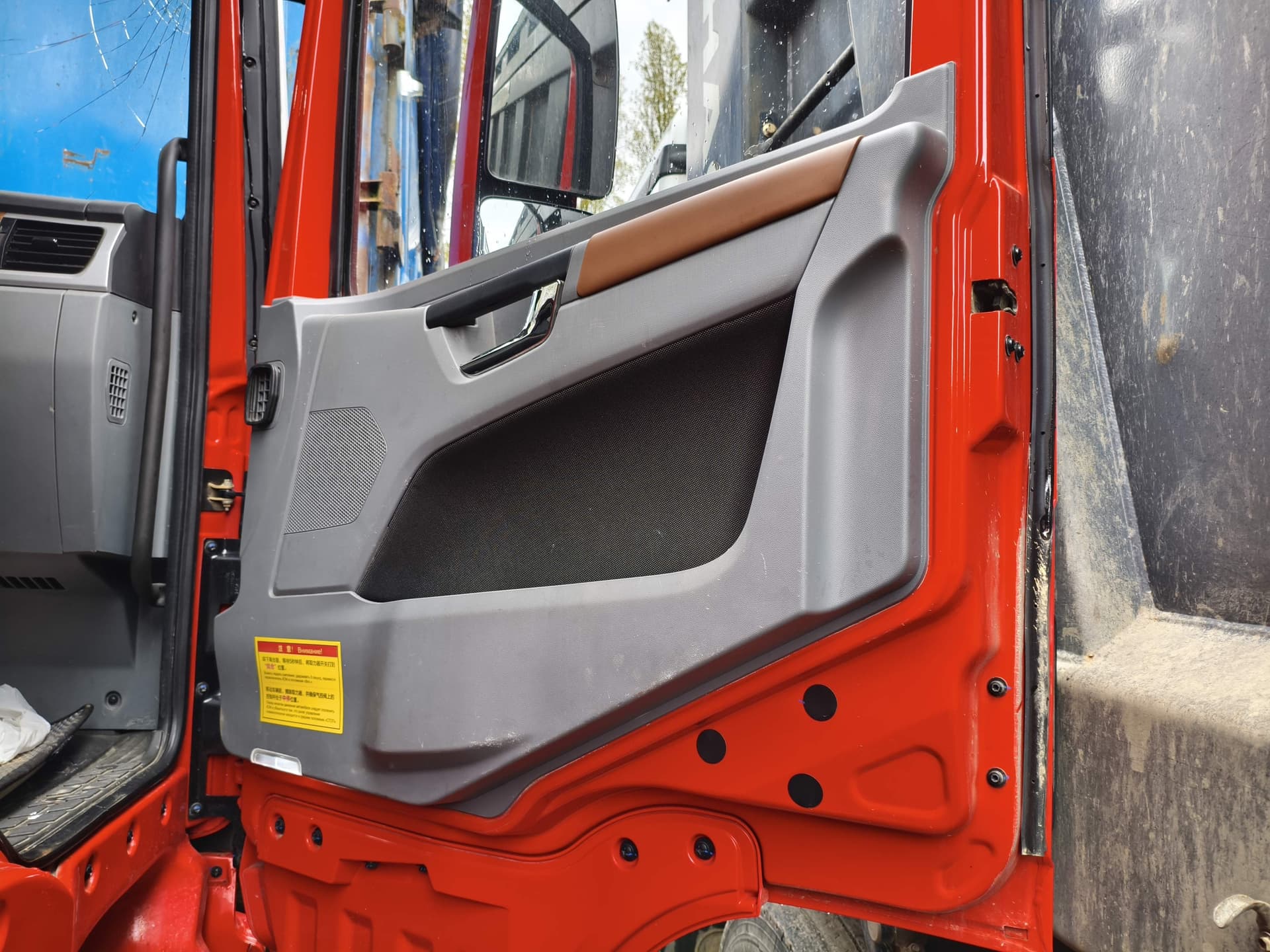 Shacman (Shaanxi) SX* 8x4 Самосвал - 8