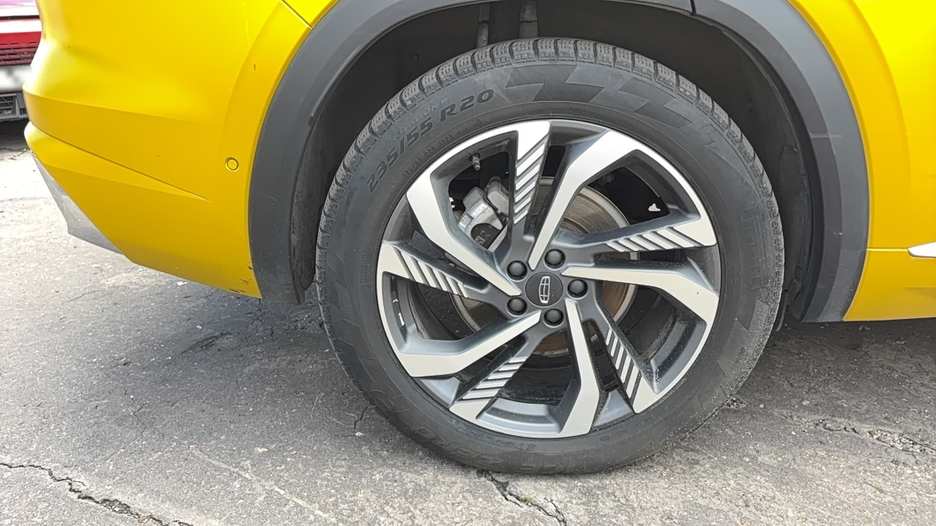 Geely Monjaro - 10