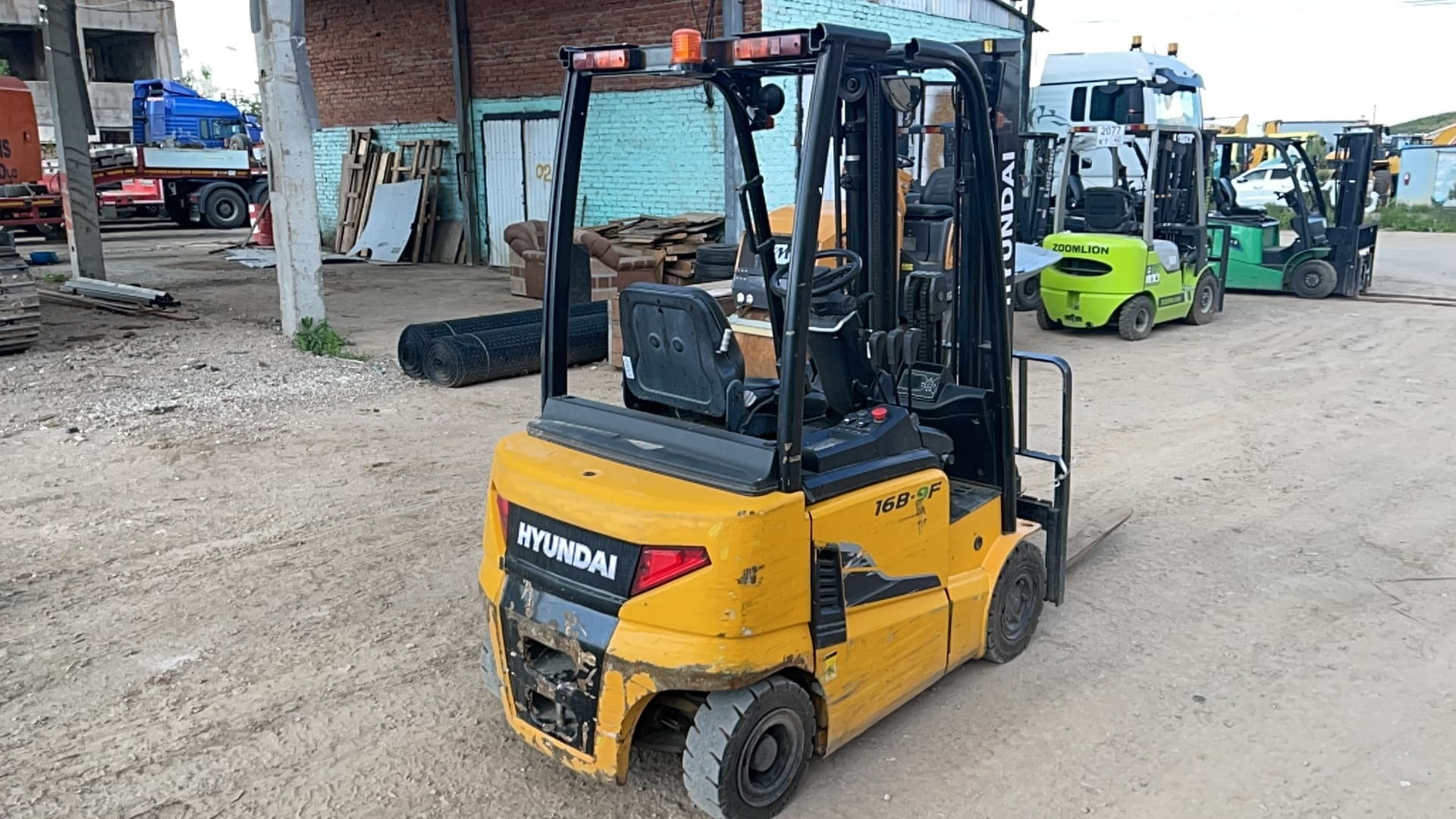 Hyundai 16B Вилочный погрузчик - 3