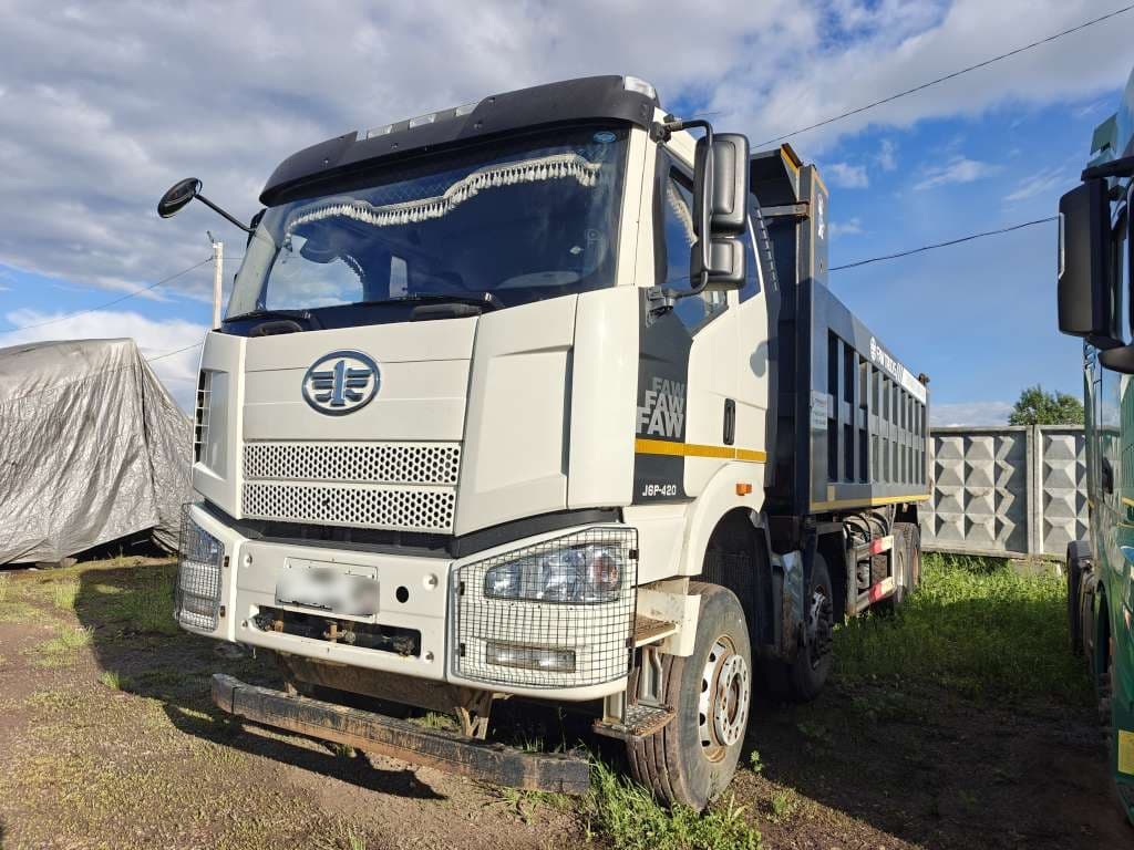 FAW J6 8x4 Самосвал - 1