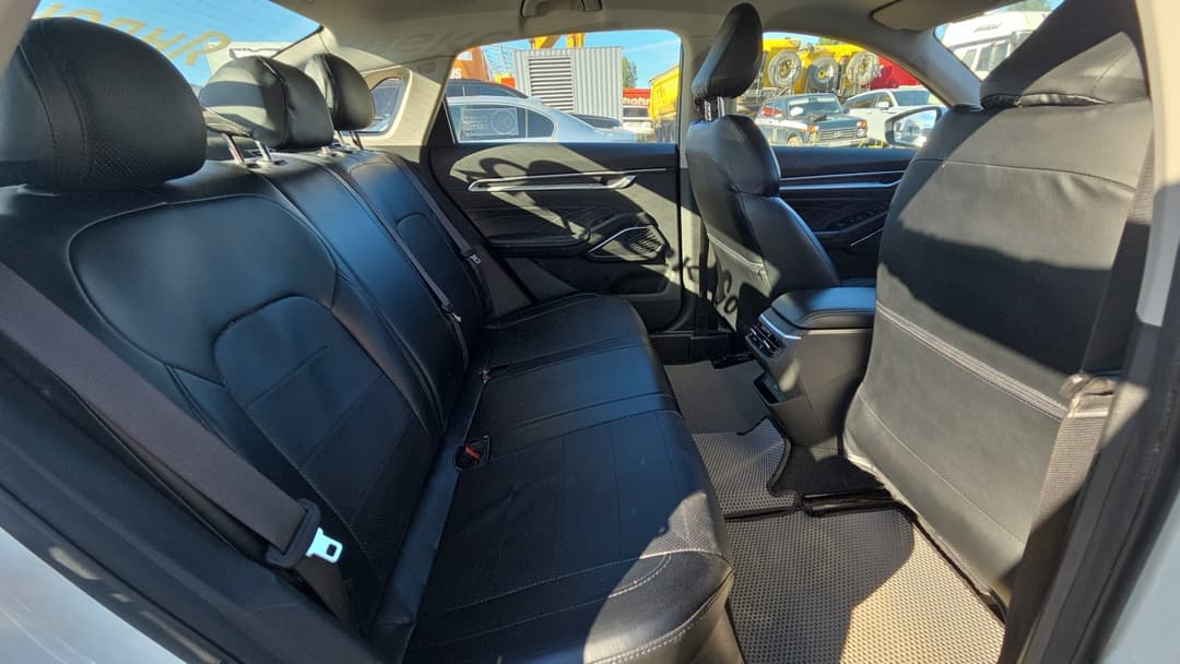 Geely Emgrand 7 - 9