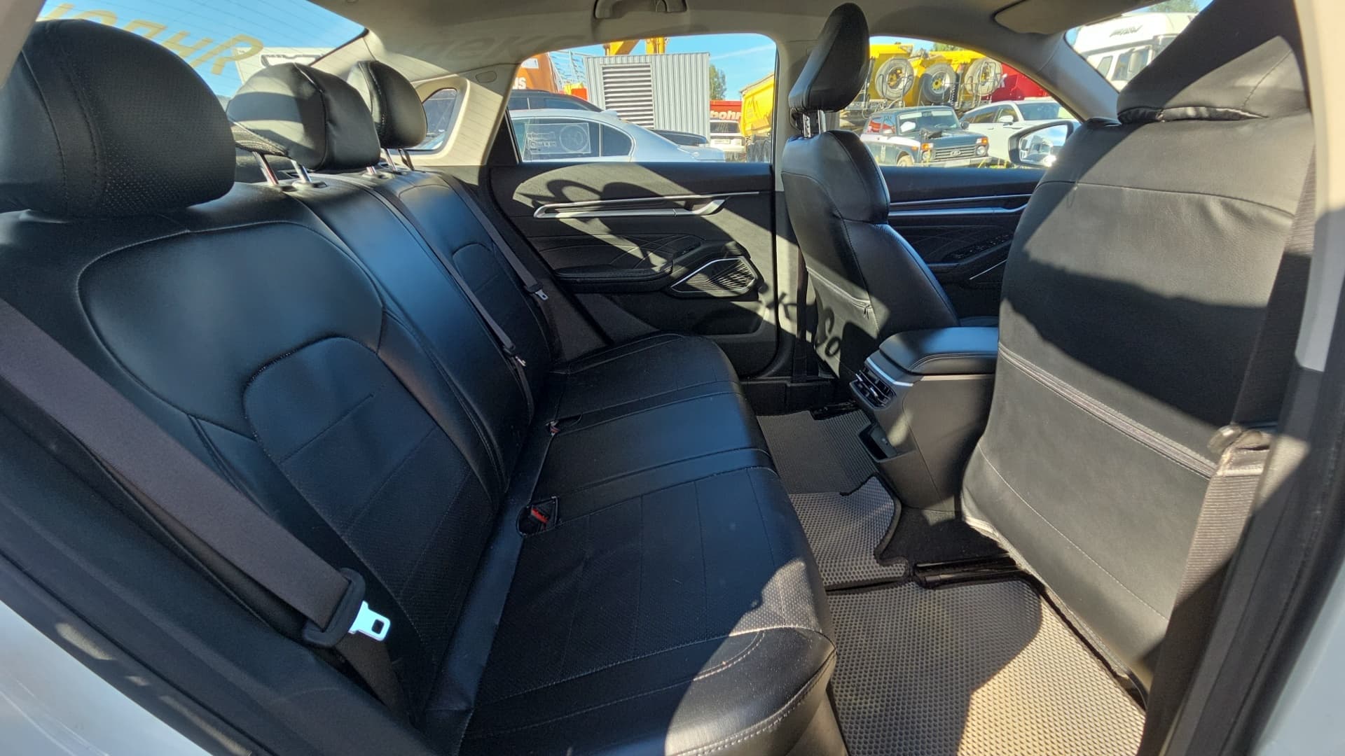 Geely Emgrand 7 - 9