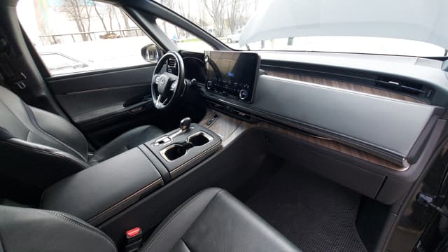 Lexus LM 350h - 6