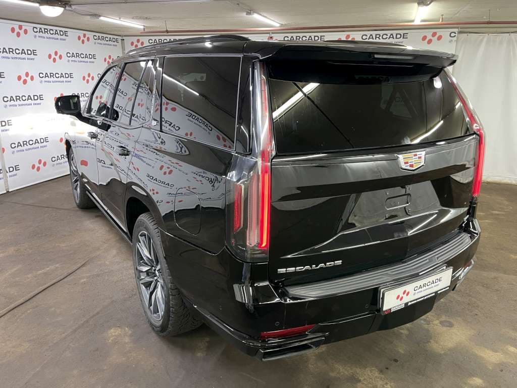 Cadillac Escalade - 4