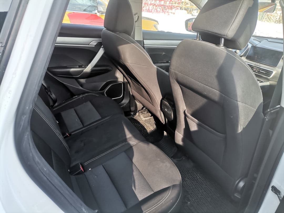 Geely Coolray - 8