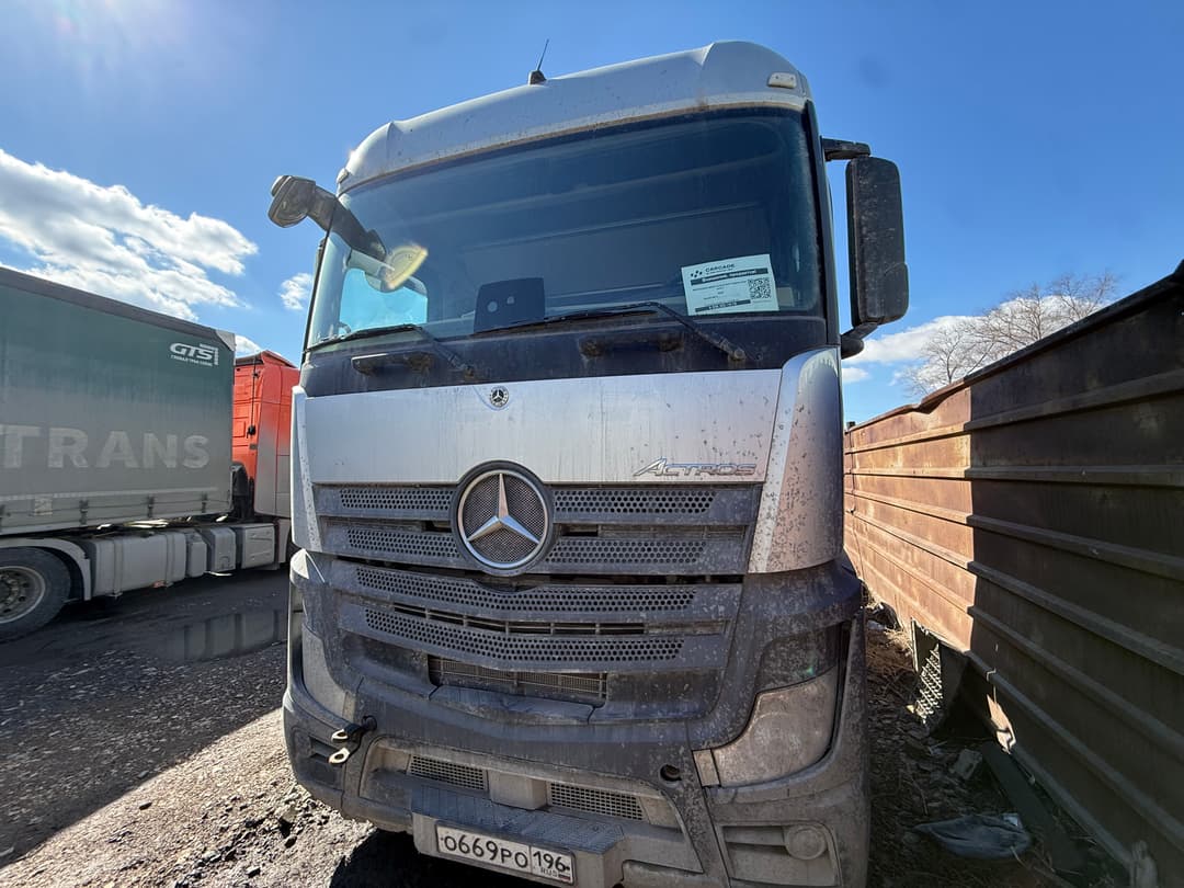Mercedes-Benz Actros 6x4 Седельный тягач - 1