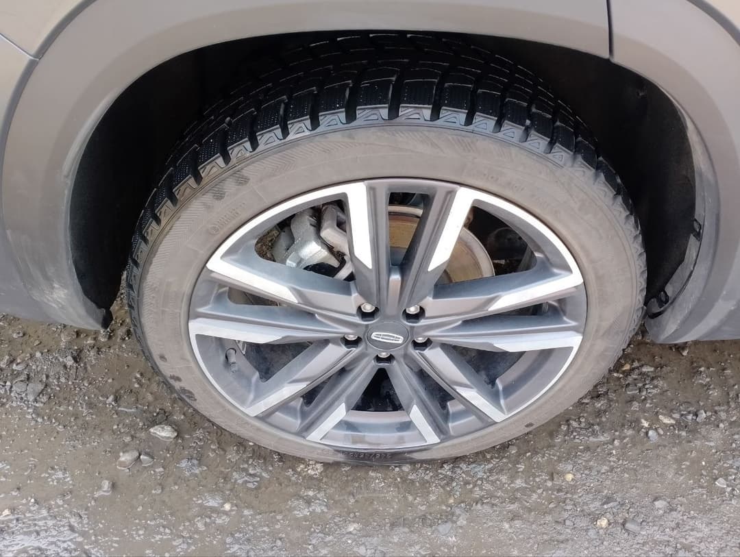 Geely Monjaro - 10