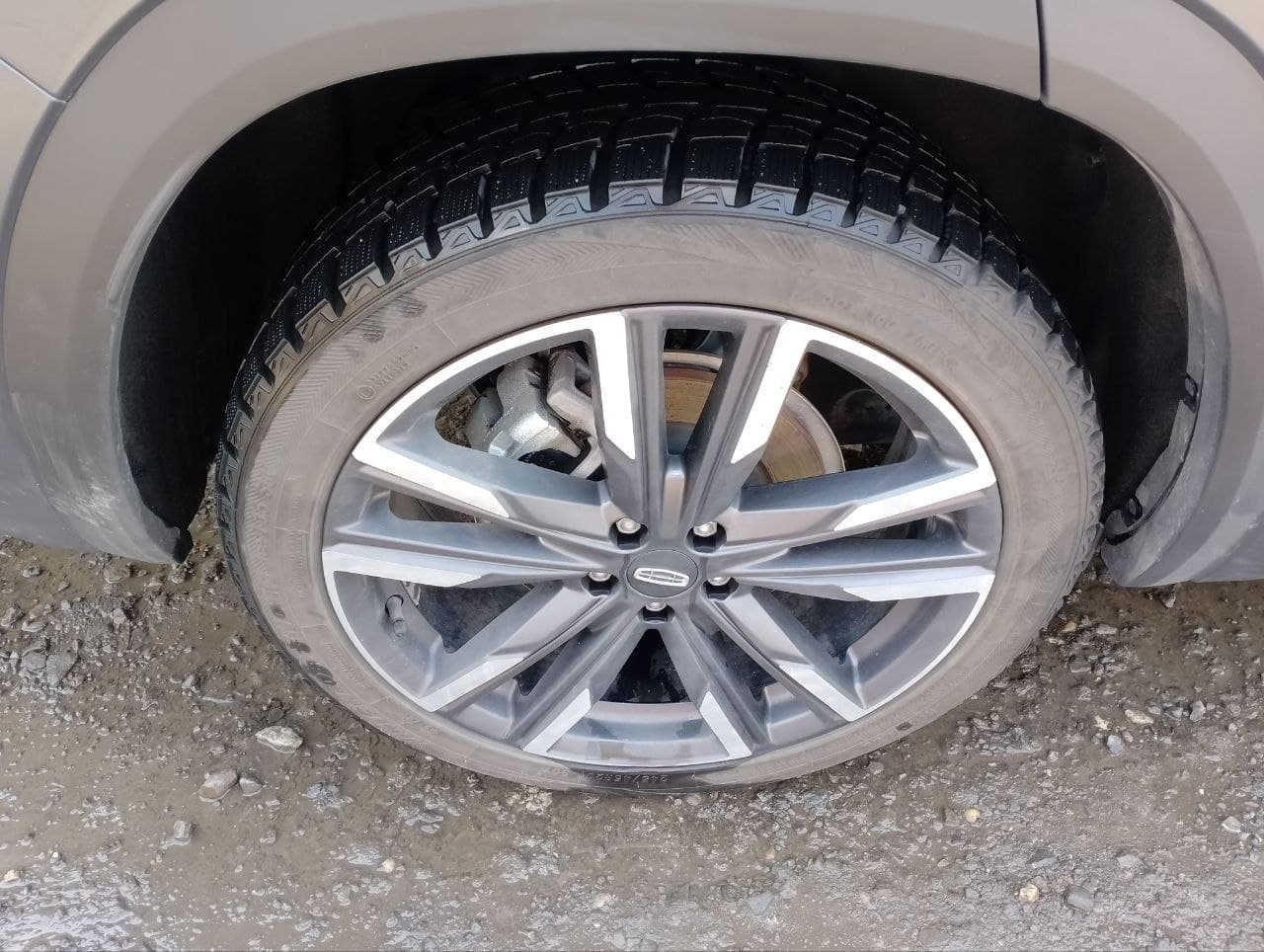 Geely Monjaro - 10