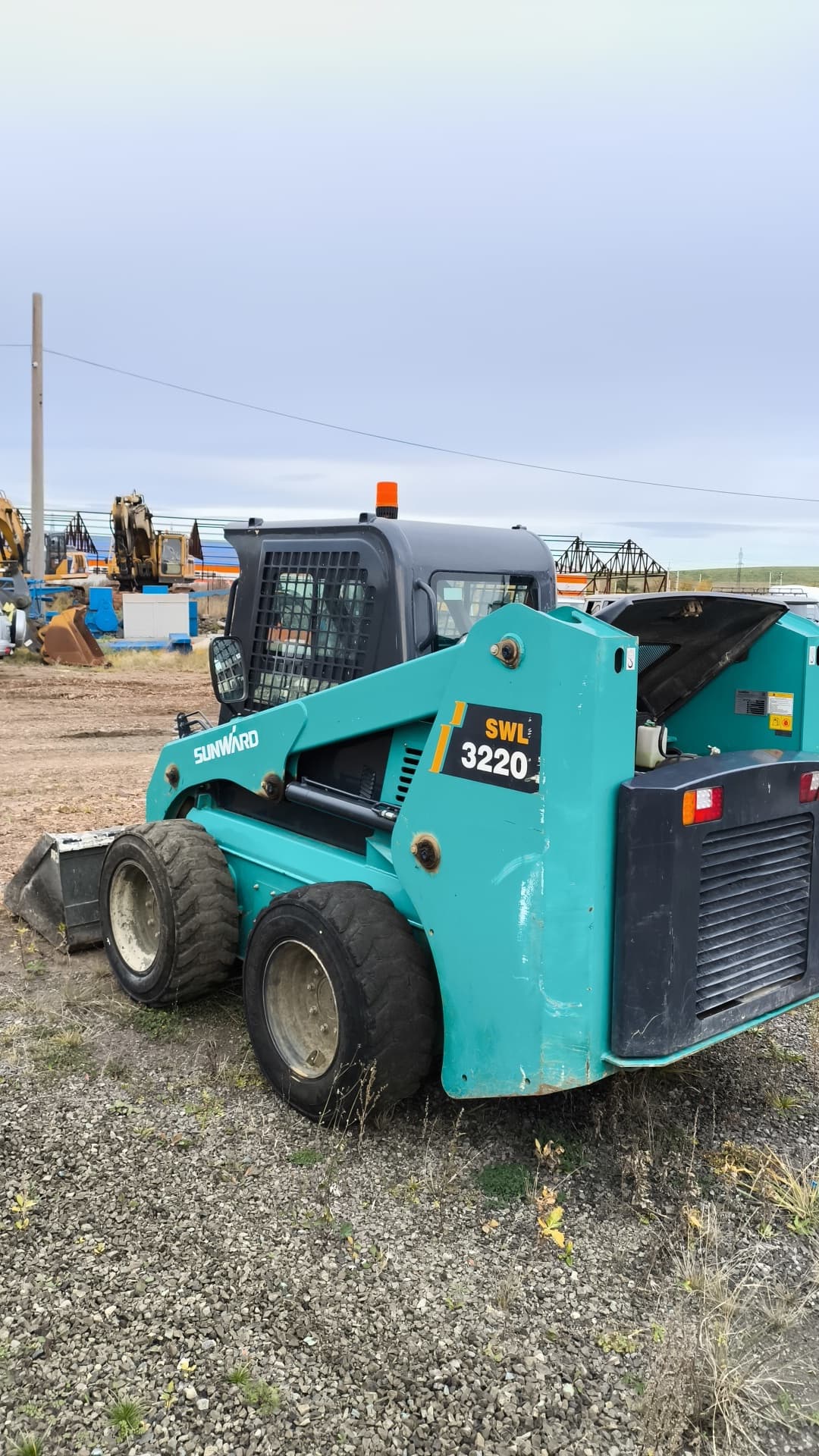 Sunward SWL3220 Мини погрузчик - 3