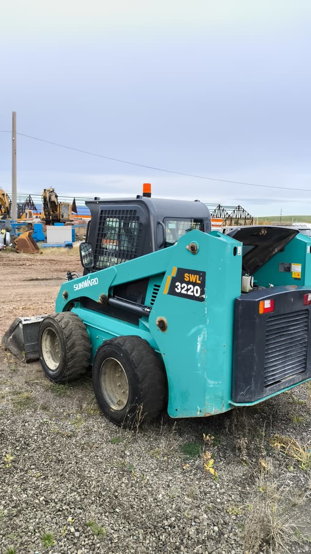 Sunward SWL3220 Мини погрузчик - 3