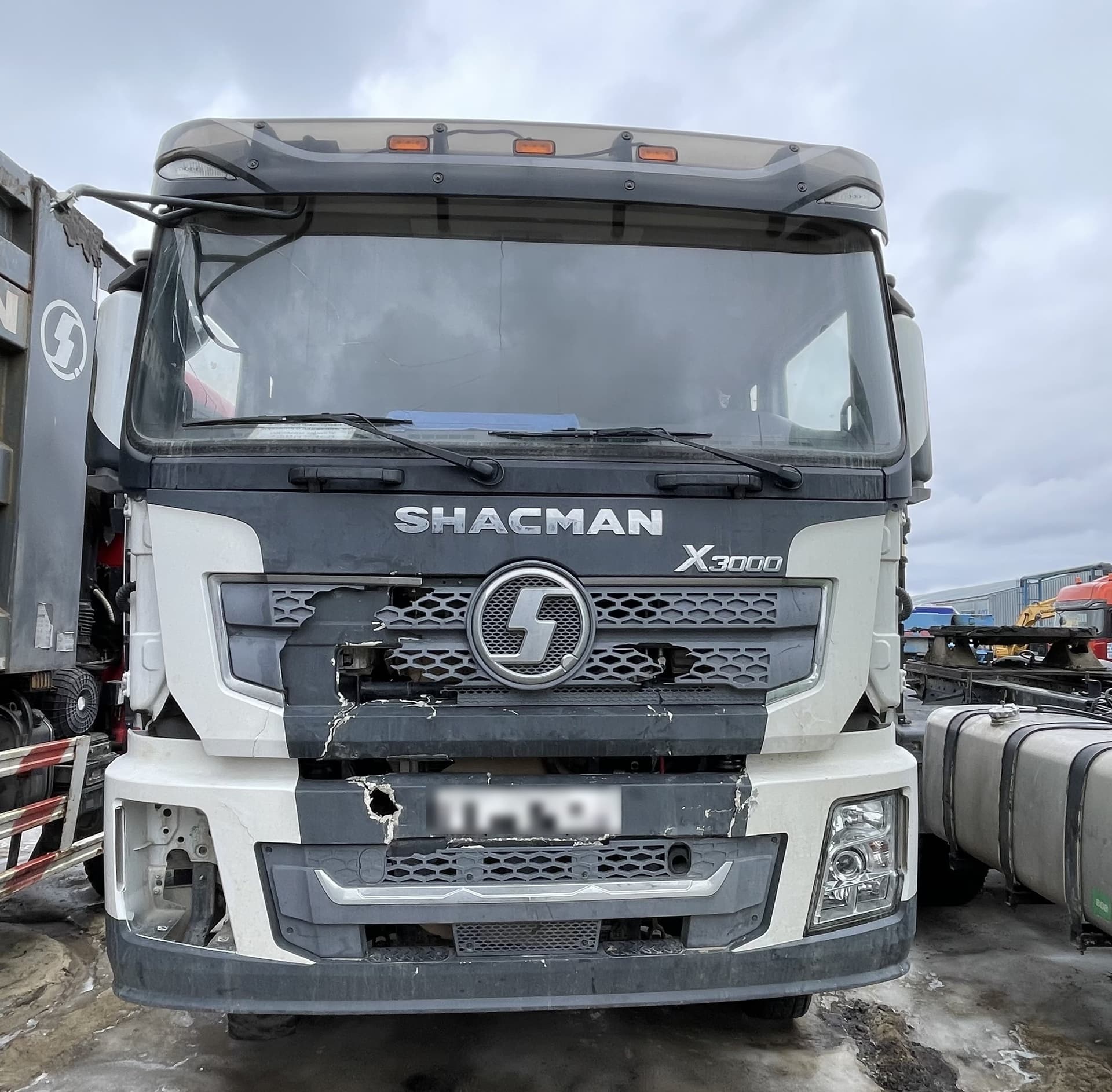 Shacman (Shaanxi) SX* 6x6 Седельный тягач - 2