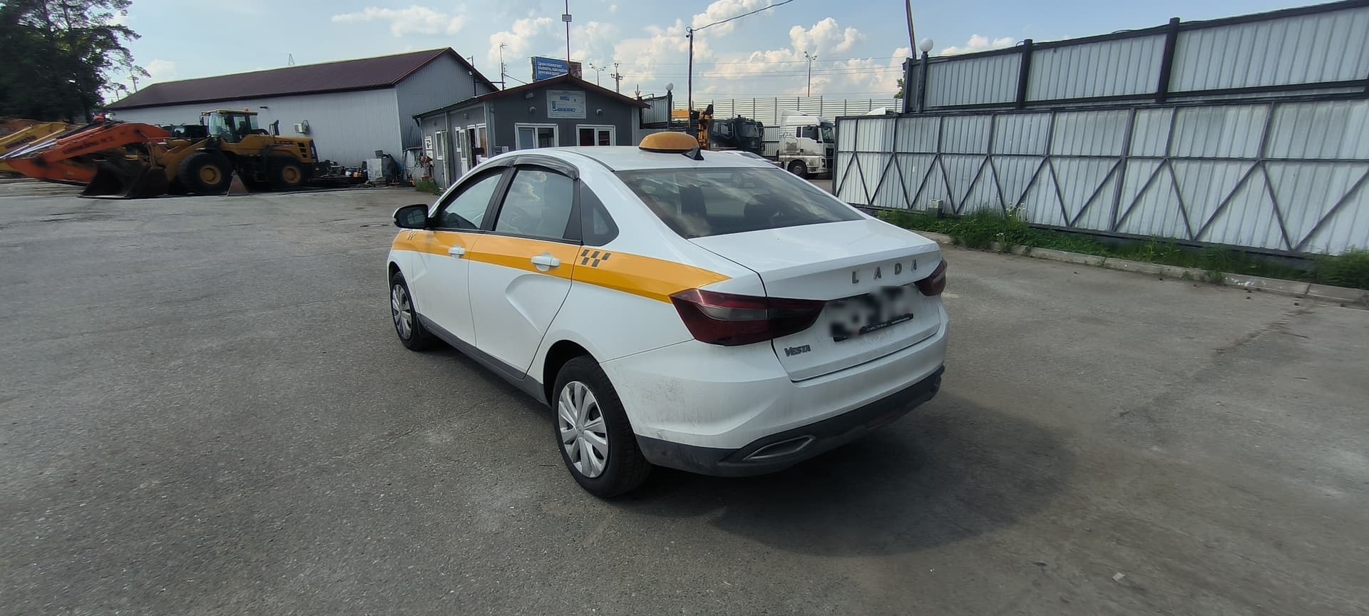 Lada Vesta седан - 4