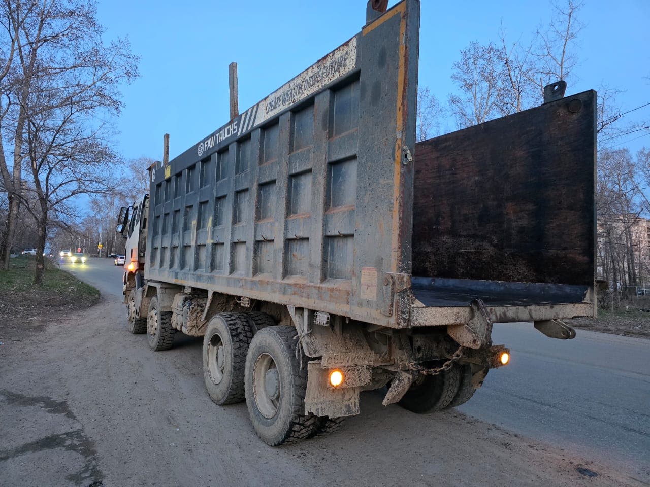 FAW CA 3310 8x4 Самосвал - 4