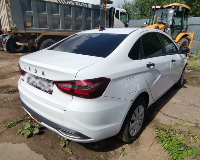 Lada Vesta седан - 3