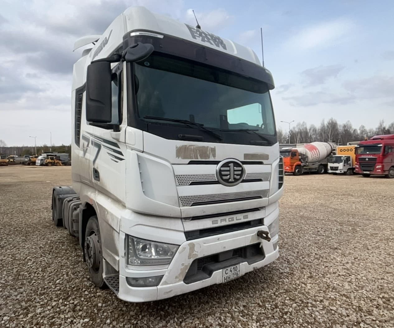 FAW J7 4x2 Седельный тягач - 2