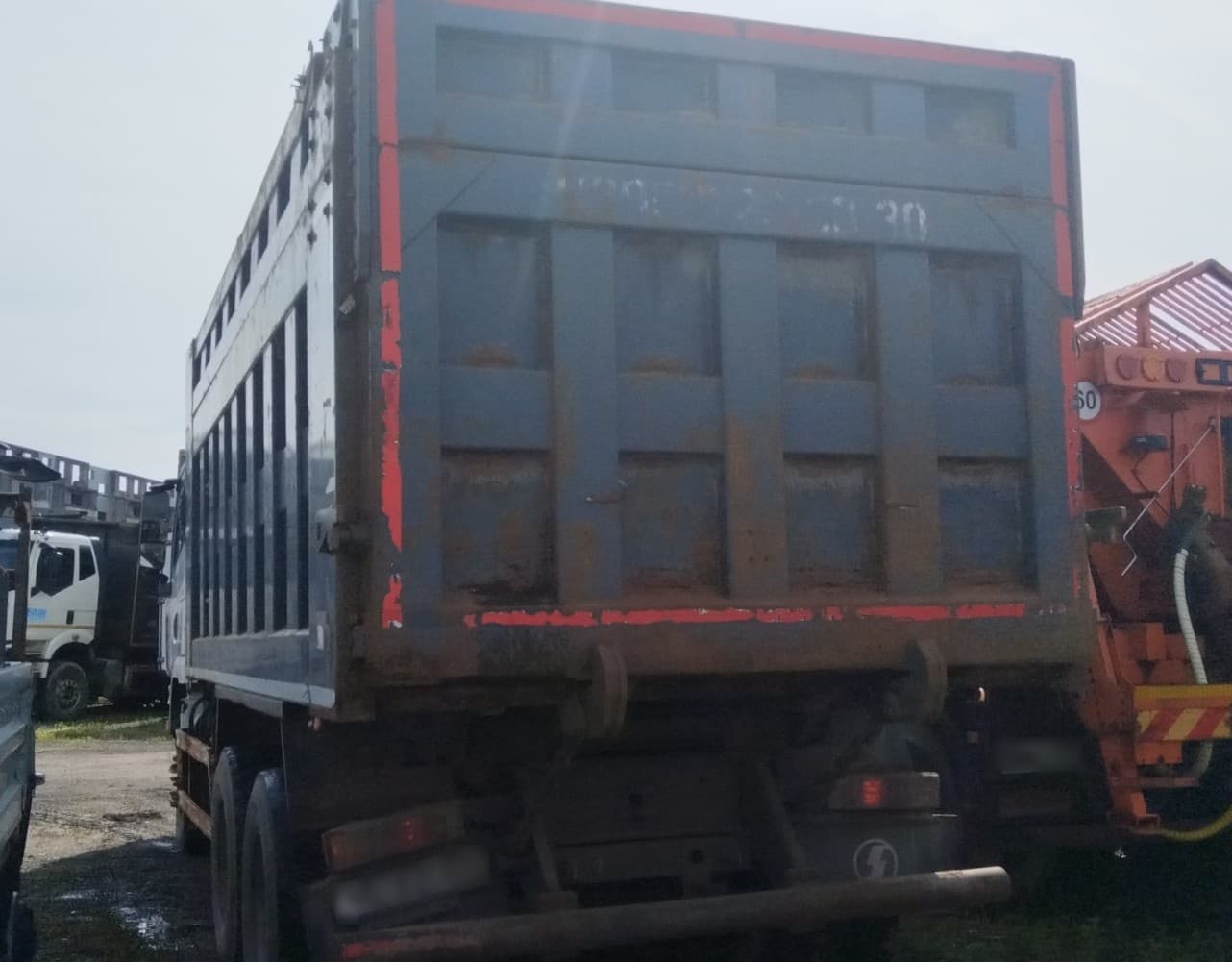 Shacman (Shaanxi) SX* 6x4 Самосвал - 4
