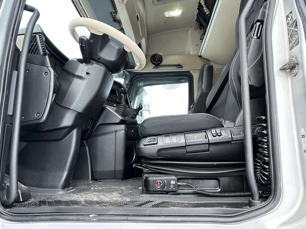 Mercedes-Benz Actros 6x4 Седельный тягач - 6